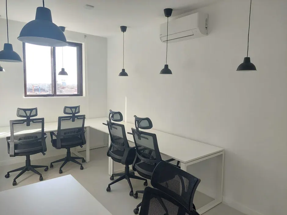Sala 04, Sá da Bandeira 706
